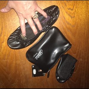 Black foldable ballet flats